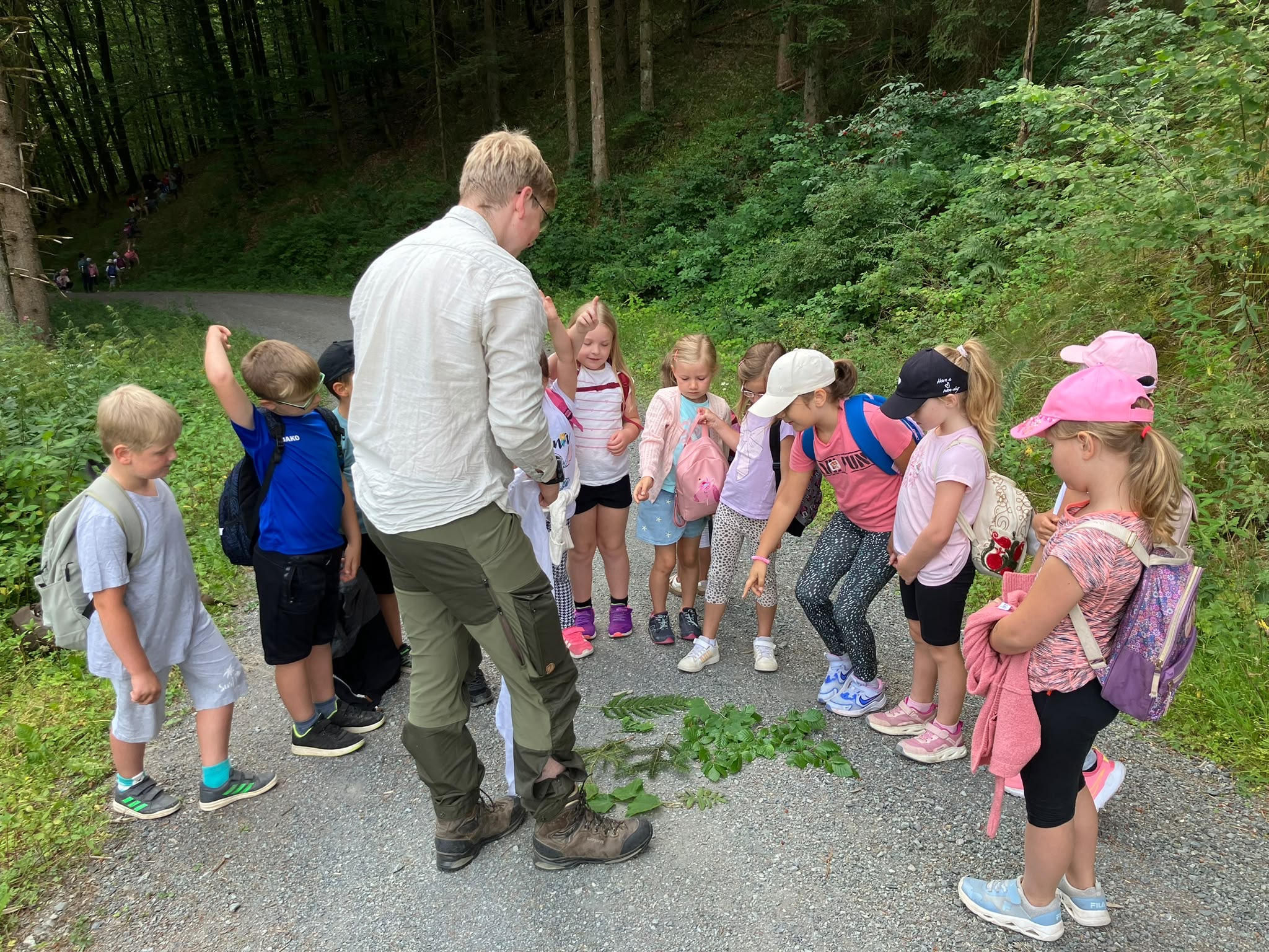 Waldtag -14-.JPG