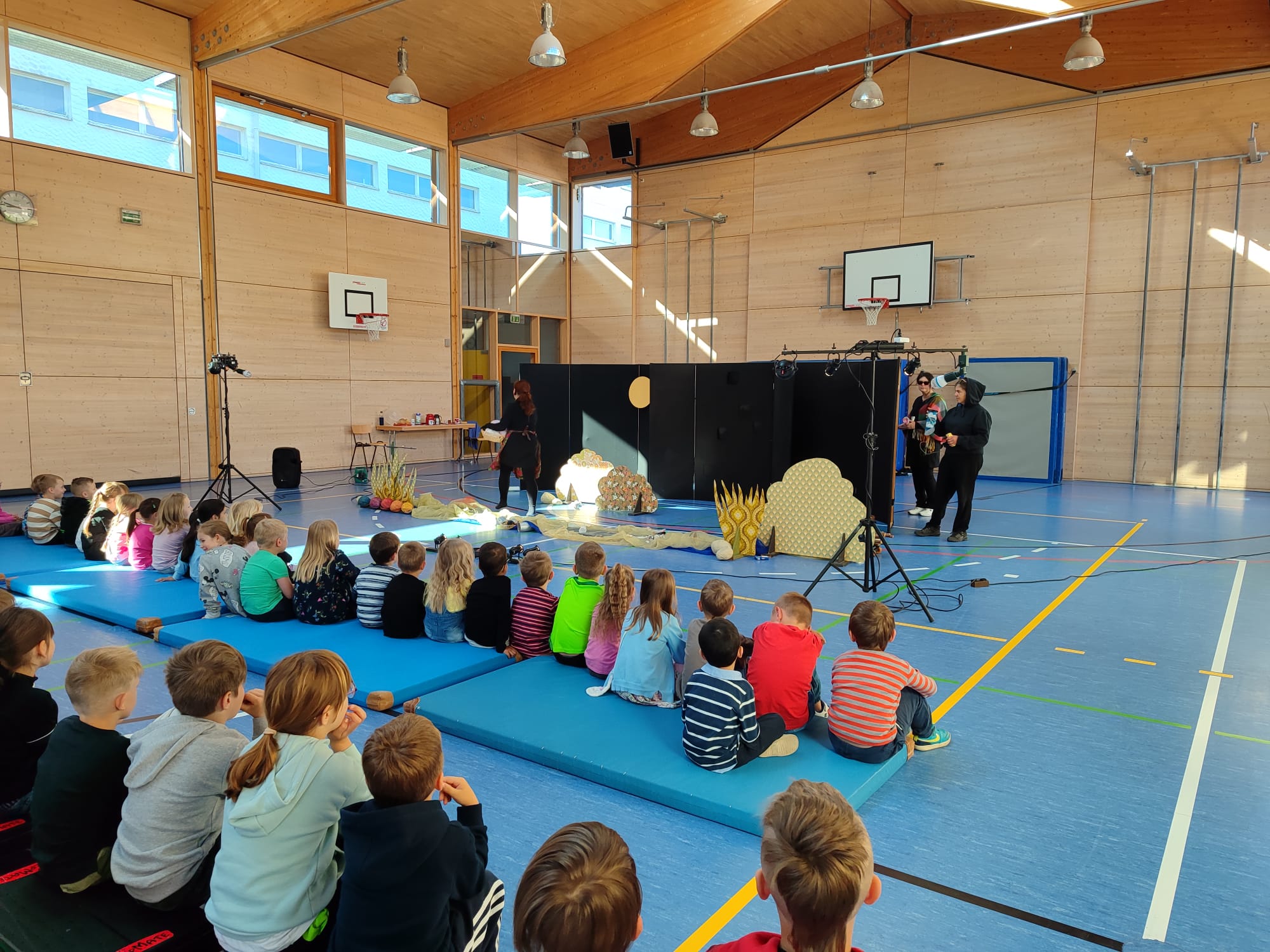 Theater -25-.jpg
